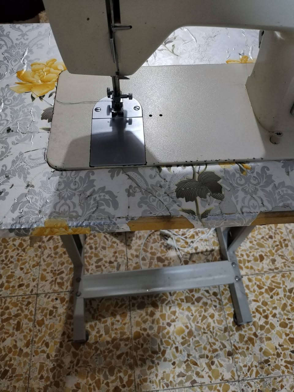 سلام عليكم مكينه خياطه برذر نظيفه وتشتغل وشغلها كلش حلو مع الميز مالتها والاغراض سعرها ١٧٠ الف وبيها مجال للشراي مكاني كربلا وهذه رقمي ***********
