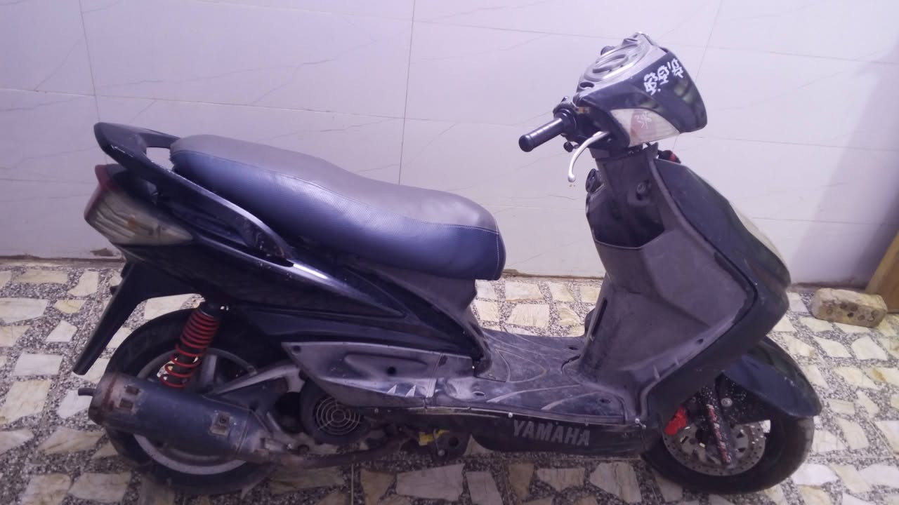 السلام عليكم البيع دراجه سكنس فحل مجفته جديد دير ماتشتغل ابيعه طافيه يرادله كابريتر  سعر 250 وبيه مجال رقم ***********
