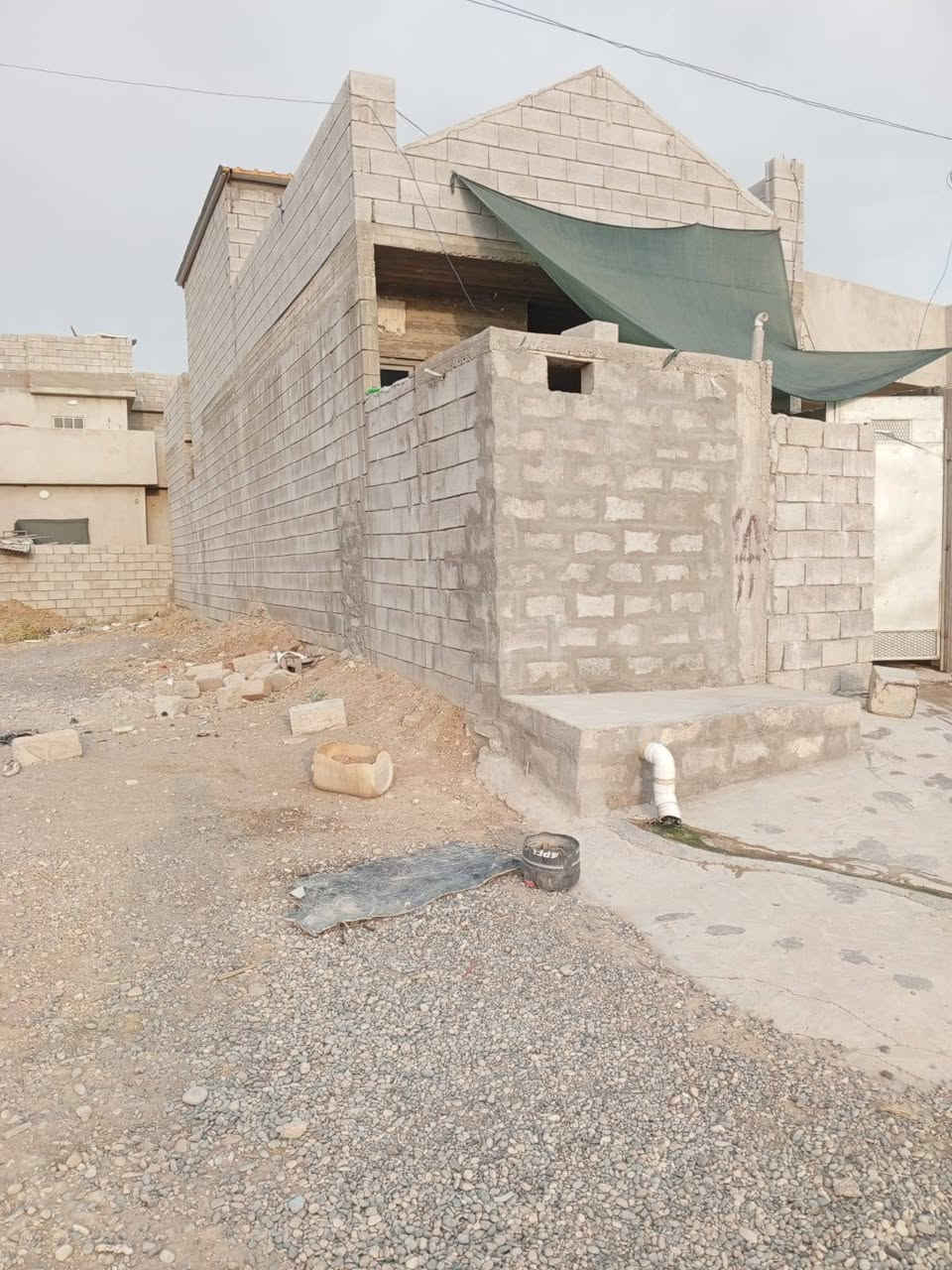 السلام عليكم
بيت للبيع 

مساحه 100 متر باص

البيت بي مجاري صبه ارضيه رقم واحد يعني مو مال كاشي

ابواب وشبابيك خارجيه 

سند زراعي ابيض حق التصرف قرار 25 بي وصل بلديه 

القوسيات شارع تلكيف قبل معمل البيبسي 

بي ماي وكهرباء بيت ينسكن بي 

قريب ع شارع تلكيف تقريبأ 300 متر 

السعر 30 بي مجال 

هاتف *********** بي واتساب
