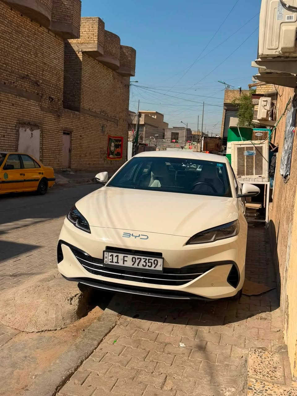 بي واي دي سيل 6 للبيع
سياره مابيها نقص 
ماشيه /26 الف 
مكان سياره بغداد لبلديات 
سعر /24 مليون 
بيه مجال 
***********
