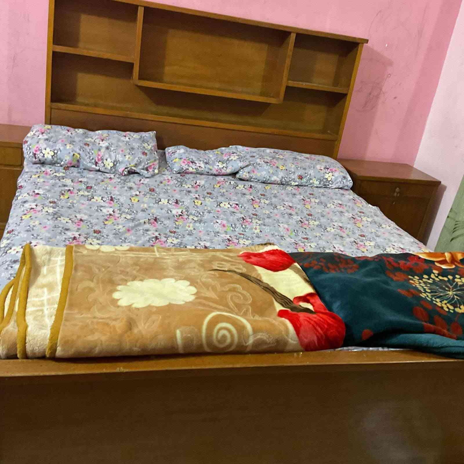 السلام عليكم غرفه نوم للبيع صاج عراقيه للتواصل واتساب ***********
