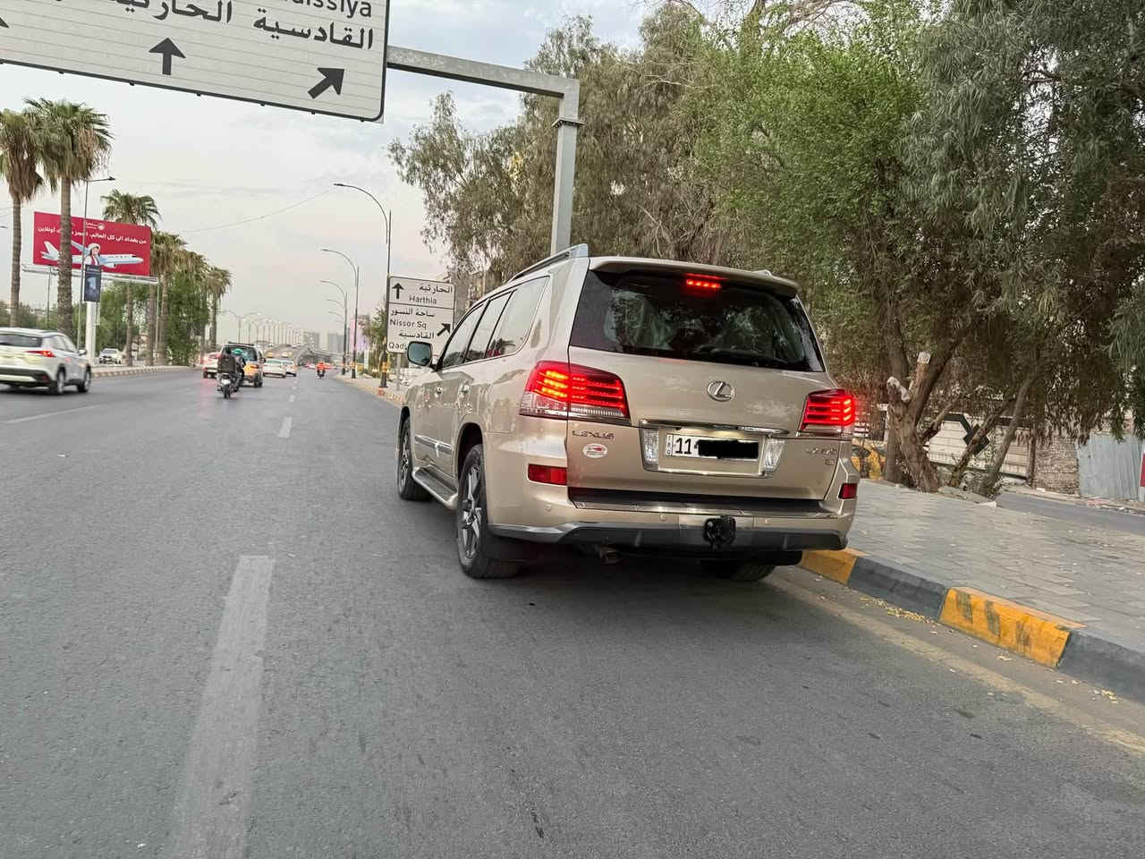 لكزز 12  السياره نظيفه جدا مغلفه بي بي اف ماشيه 137الف السعر 31 بكاني بغداد مدينة الصدر ***********
