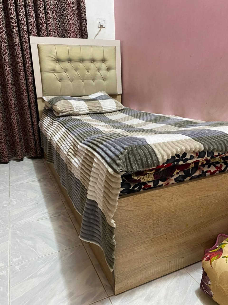 ميز تواليت • جرباية • زاوية