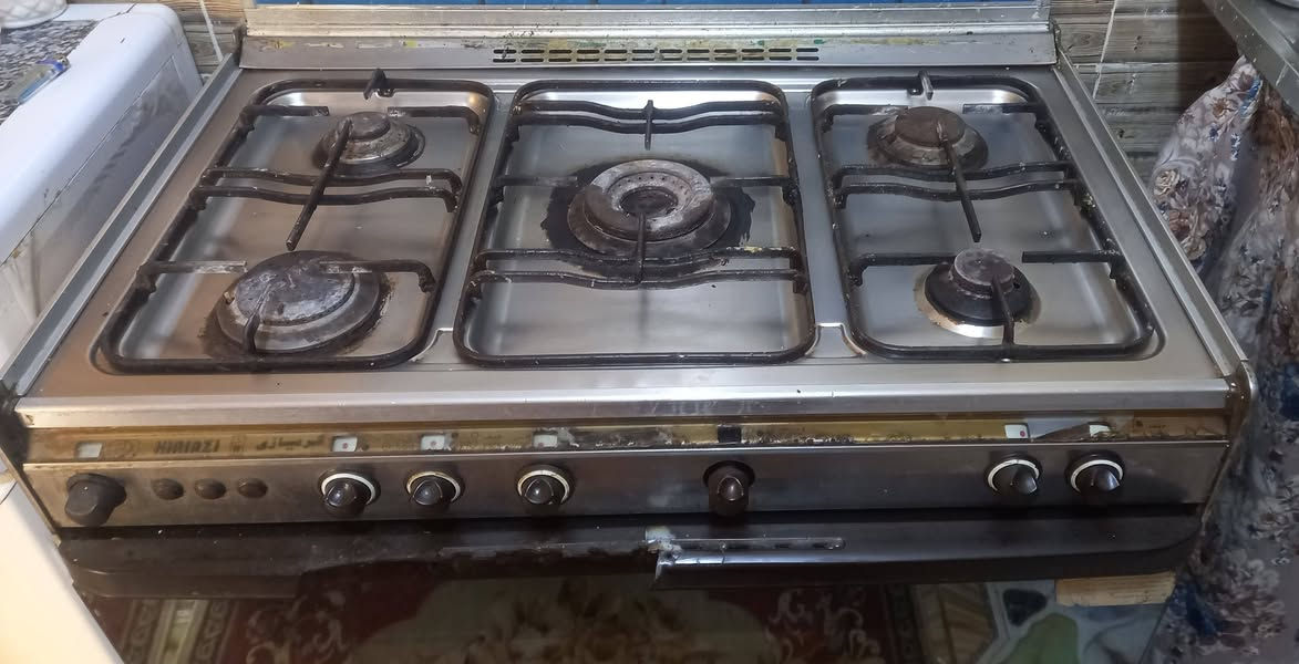 السلام عليكم أغراض للبيع كلهن السعر ٣٢٥الف داموك للإستفسار ***********
