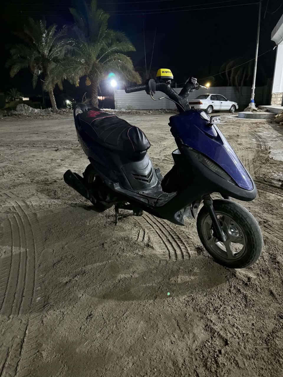 السلام عليكم دراجه ماكس عدله للبيع الدراجه حلوه وشلعه ومعدل فول بس عوزه كعكه وراجز سلف المكان سوق الشيوخ هاذه رقم الهاتف راسلني واتساب *********** السعر خاص
