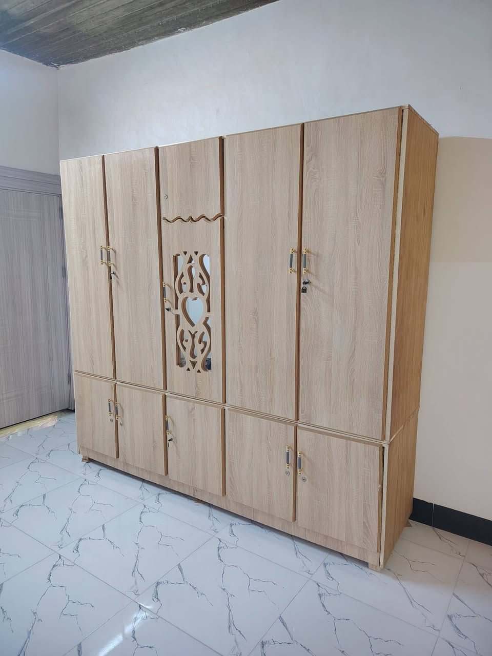 سلام عليكم كنتور شرط النضافه العنون كركوك حي العروبه قرب جسر الرابع حجز ماكو اليريدو يجي ياخذو الشراي يخابر ***********
