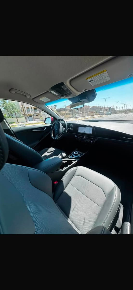 السلام عليكم
للبيع كيا نيرو 2025 بلكن plug-in ( هايبرد-شحن منزلي- بانزين) مواصفات EX فووول عدا الفتحة دخول جديد وارد امريكي رقم  ب اسمي ، المواصفات: 

بصمة، كشنات جلد وكهرباء

تدفئة مقاعد و مقود 

كير ماوس 

تشغيل عن بعد 

حساسات جانبية ، خلفية وامامية 

مرايا جانبية كهرباء + اشارة 

سايد بريك دكمة 

شفتات خلف المقود + فول تحكم من خلال المقود

شاشة متصلة لمس تدعم الاتصال والبلوتوث 

وباقي المواصفات المعروفة 

العداد الحالي: 5 مايل 

الضرر : تبديل جاملغ  وبنيد امامي عكس السائق اصلي تفصيخ نفس اللون موضحة في الصور ( شاصي ولغد مكفول)   

ملاحضة : السيارة بدون قطرة صبغ نضيفة جداً 

العنوان : بغداد/ الوزيرية 

السعر ( 159$) قابل للتفاوض 

للاستفسار : ***********
