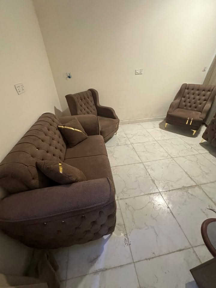 السلام عليكم تصفيه اثاث بأسعار مناسبه الموقع بغداد حي الجامعه
للأستفسار 
***********
