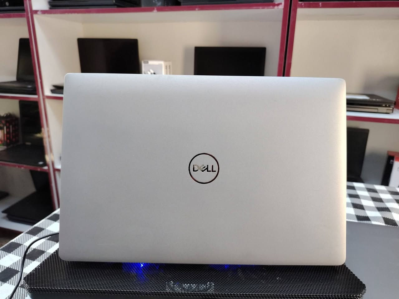 💻 Dell Latitude 5420
قوة الأداء... وأناقة التصميم... واعتمادية Dell

إذا تبحث عن لابتوب عملي يخدمك بالدراسة، الدوام، أو الاستخدام اليومي بسرعة وثبات، فـ Dell Latitude 5420 هو واحد من أفضل الخيارات ضمن فئته.

⚙️ المواصفات:

🔹 المعالج: Intel Core i5 الجيل 11 – فئة G7
🔹 الرام: 8GB DDR4 (قابلة للتطوير)
🔹 التخزين: 256GB M.2 SSD (قابل للتطوير)
🔹 الشاشة: 14 إنج FHD Full HD بدقة عالية
🔹 الكيبورد: عربي / إنكليزي ليزري أصلي (مو ستيكر)

✨ مميزات الجهاز:

✅ تشغيل سريع واستجابة ممتازة بفضل قرص SSD
✅ مناسب للدراسة، الأوفيس، التصفح، والاجتماعات أونلاين
✅ تصميم أنيق وخفيف يسهل حمله لأي مكان
✅ جودة تصنيع قوية واعتمادية معروفة من Dell
✅ إمكانية تطوير الرام والهارد بكل سهولة لتلبية احتياجاتك مستقبلاً

بسعر 385,000 فقط 
━━━━━━━━━━━━━━━━━━

🚚 التوصيل: متوفر إلى جميع محافظات العراق
📍 الموقع: بغداد – الأمين الثانية
📞 للحجز والاستفسار (واتساب): ***********
📩 تليگرام: @Hf_Yy5

🔥 لا تفوّت الفرصة! الكمية محدودة والعرض مستمر لحين نفاد الكمية. احجز جهازك الآن واستمتع بأداء مميز وسعر منافس.
