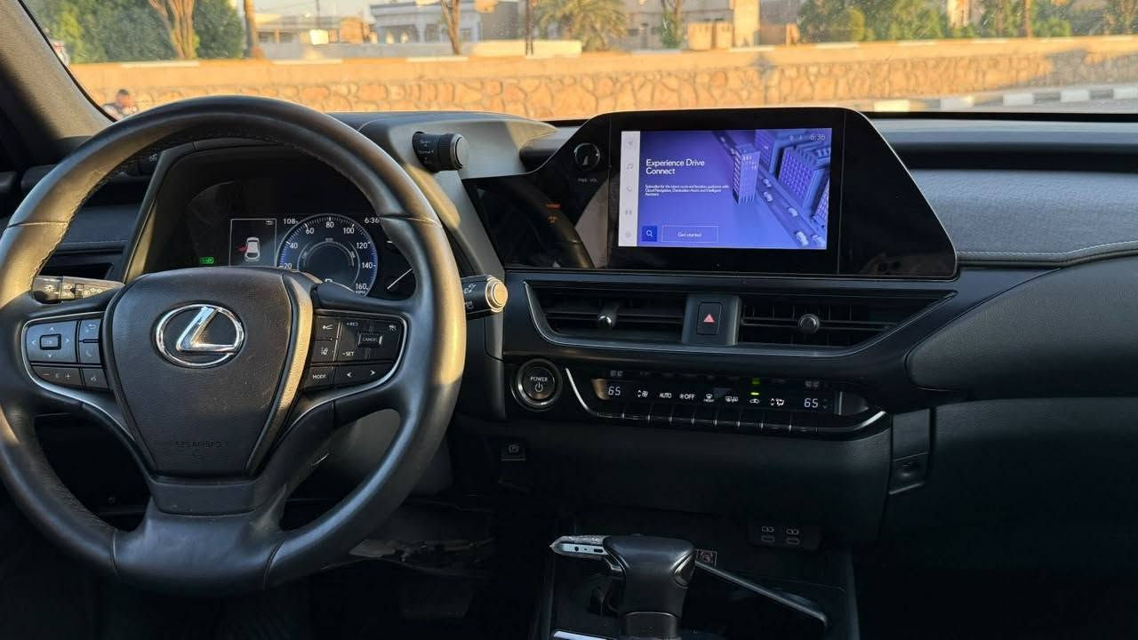 لكزز ux اف سبورت فول موصفات  موديل 24 مبدل باب سايق صبغ جاملغ ماشيه ١٤ الف ميل رقم بغدد باسمي 
***********
