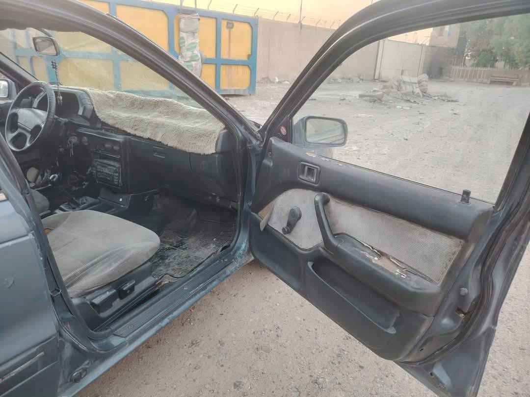 للبيع ميتسوبيشي لانسر موديل 91 رقم بغداد انكليزي مشروع وطني سنويه لغايه 29 السعر 25$ هاتف *********** سيارة محرك وكير عادي مكفولات لاضربه ولا صبغ ولاخياس سياره بلاديه ناعمه كلج جديد بريك جديد دواخل نضيفه كهربائيات كله شغاله صدر جديد خلفي امامي تايرات جديده مكاني بغداد

