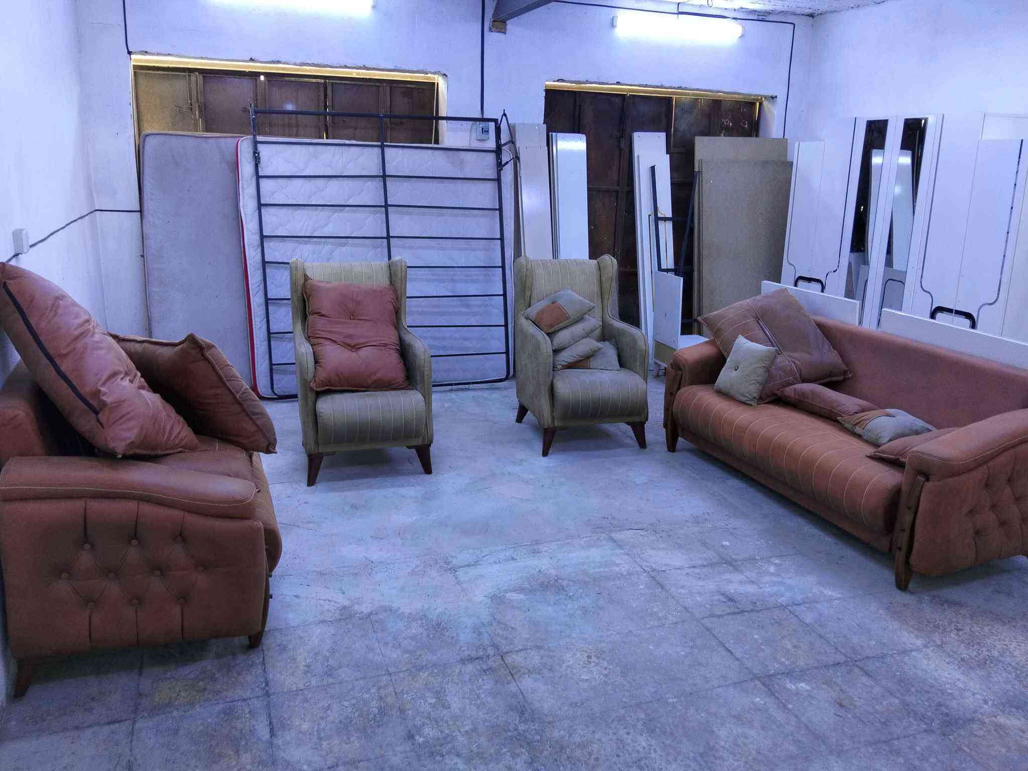 غرف نوم باسعار مناسبة ويوجد توصيل بغداد للاتصال *********** يوجد واتساب بغداد, العراق
