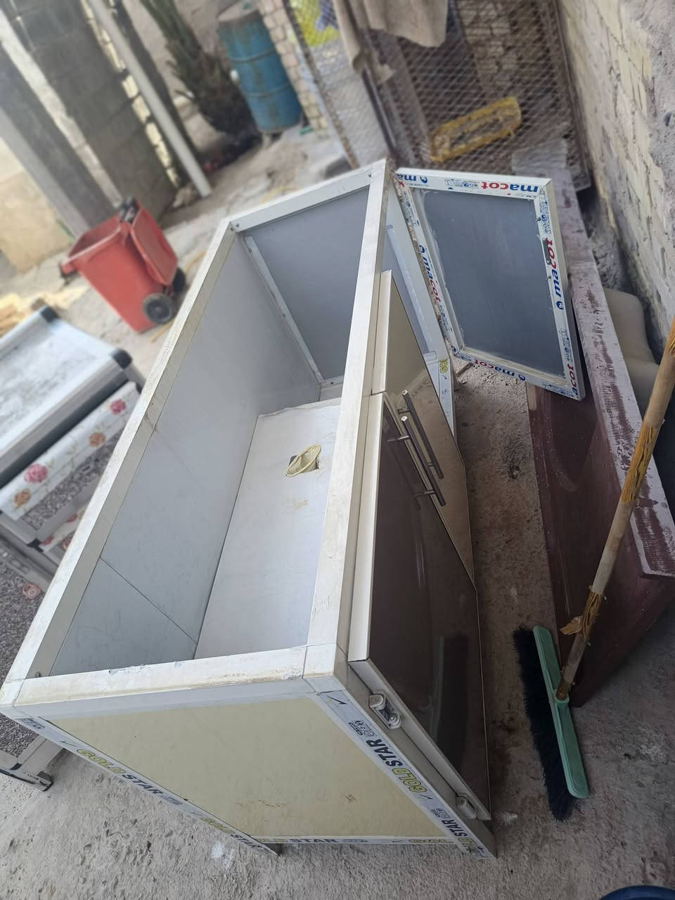 كاونتر للبيع سعر 190 بي مجال للطيبين رقم *********** مكاني اقواس بغداد
