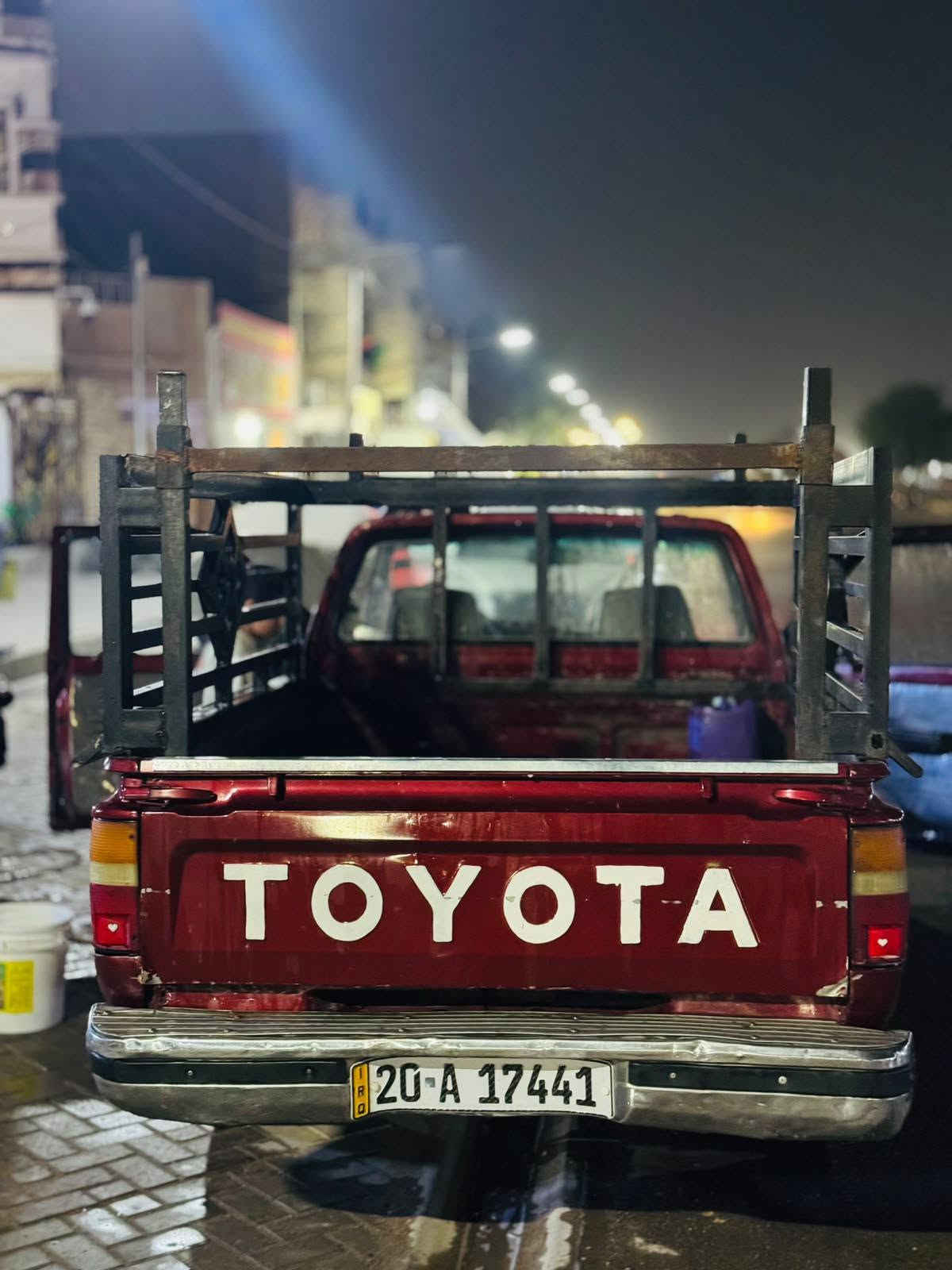 السلام عليكم تويوتا بيكم تك  موديل 1990 رقم ديالى رقم انكليزي مشروع وطني ٠٠٠٠ أتعهد بالتحويل
السيارة بيهة خيط تبخير بالمكينة أو بالنسبة لشكل السيارة الخارجي هاي الصور  تجي تشوف افضل للطرفين 
عارضها ب50 وبيها مجال 
عنواني بغداد/  حي اور  شارع زويني
رقم الهاتف (***********)
