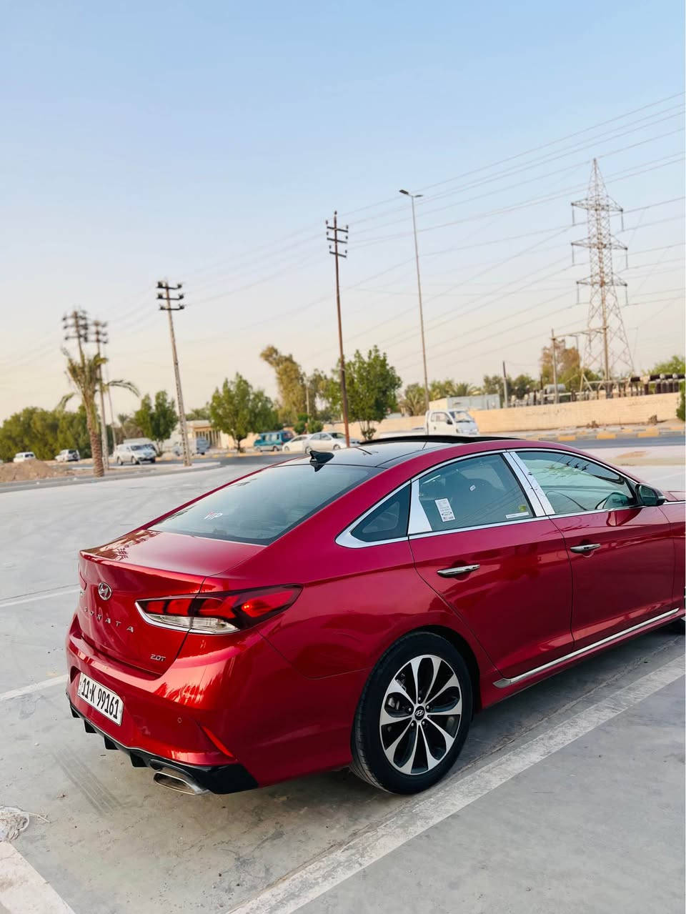 سوناتا 2018 Hyundai Sonata, Limited
السيارة limited يعني أعلى فئة بالسوناتا
💠 
وارد امريكي 

💠حادثها :جاملغ و بنيد باقي كفاله 
يرباك دركه 

🔷مواصفات مفولة: ✅
1رادار امامي. رادار خلفي. رادار جانبي
2حساس امامي خلفي 
3)تحديد مسار 
4)بصمه أبواب 
5)بنرواما 
6)جنطه ذكيه
7)تبريد بيانو +تبريد خلفي 
8)بردات خلفيه بلاد 
9)داخل جلد اسود 
10)ذاكره كشن +كشنات كهرباء اثنين 
11)كشن تدفئه + تبريد 
12)ستيرن تدفئه حرف D+شفتات 
13)اتتو هولد 
14)سايد بريك بصمه 
15)شاحن واير ليس 
16)2000تيربو 
17)انضمه قياده sport.,normal,eco 
18)يدات نيكل
🔸
🔸سياره نظيفة 
💠(للعلم السيارة مبرجة على استقبال البانزين العادي بدون اي دوانز) 💠
مكان سياره :النجف الاشرف
للاستفسار الاتصال
*********** النجف, العراق
