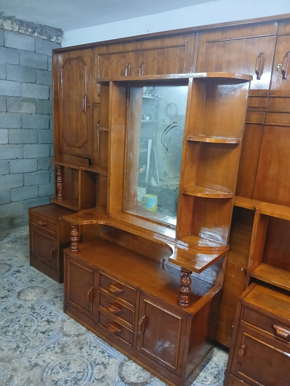 غرفه صاج • ٦ ابواب • نظيفه