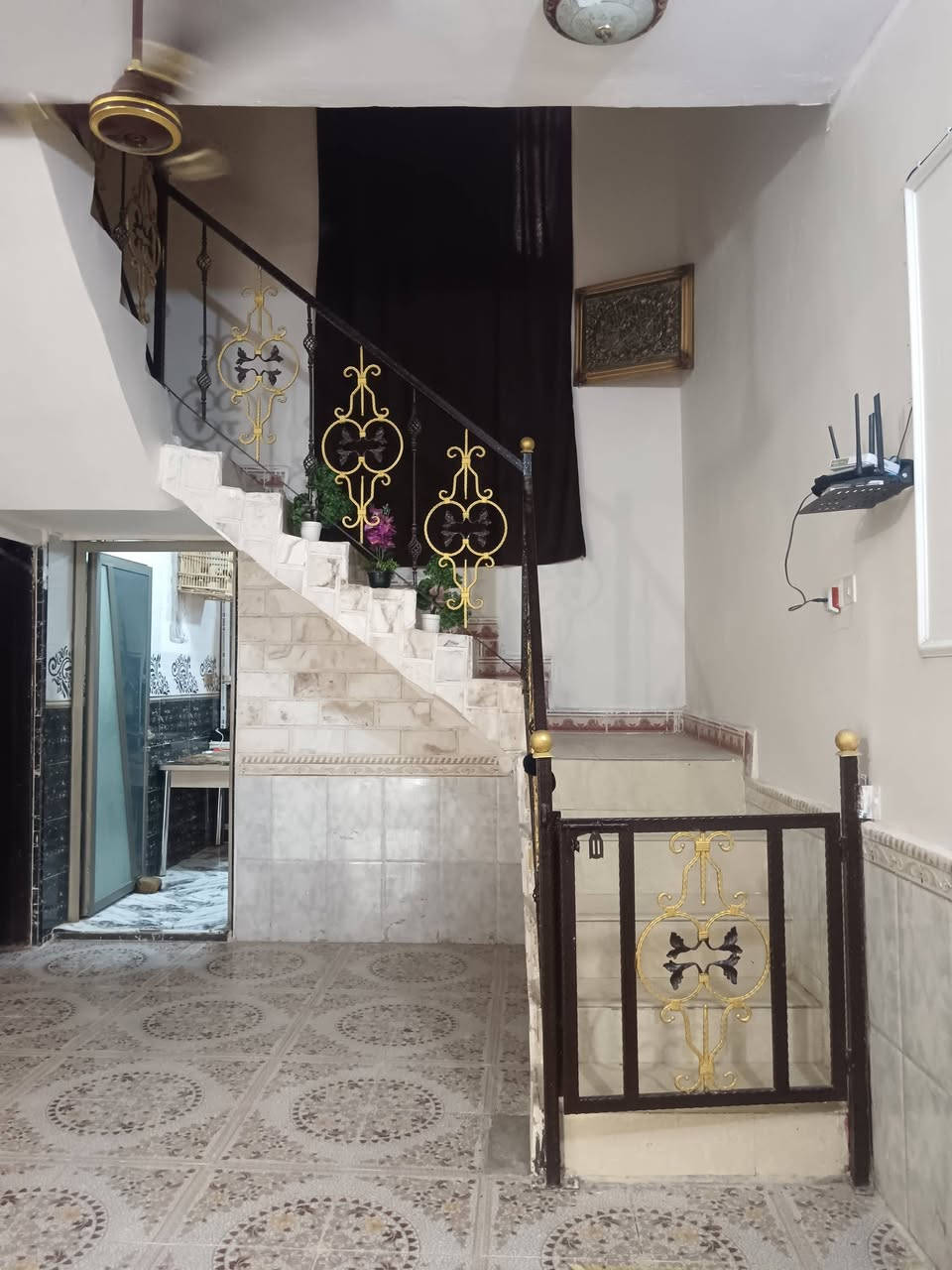 السلام عليكم. بيت البيع بالشموخ ثانيه منطقة المهيديه
مساحه البيت 130 متر 
يتكون من 3 غرف
واستقبال
ومطبخ هوا و الكاونتر مالته
الاتصال على الرقم الشراي
*********** 🔹
