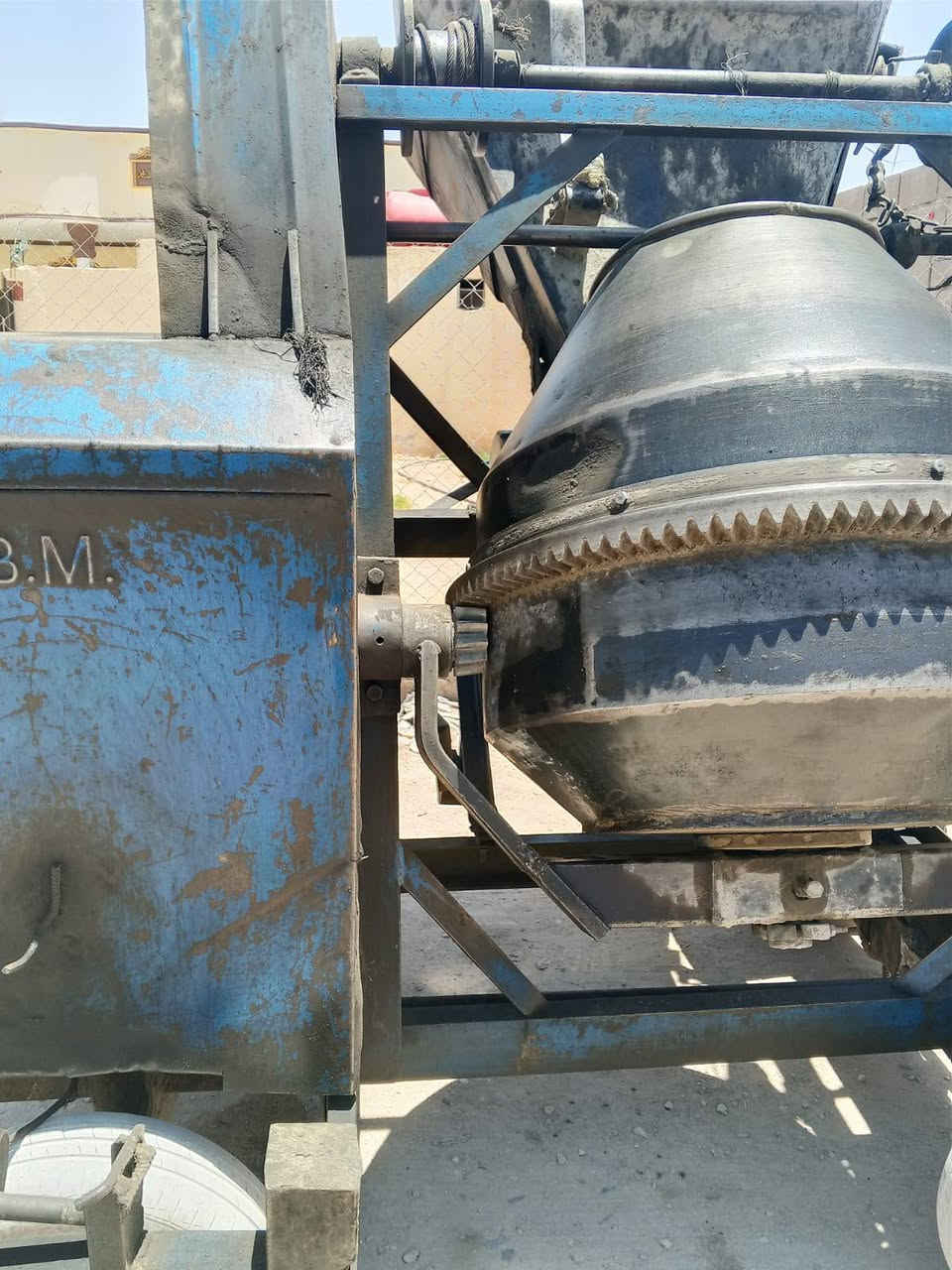 سلام عليكم خياطه للبيع جاهزه سعر مناسب ***********
