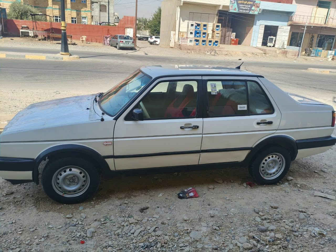 سلام عليكم سياره جيته رقم كركوك كير محرك شرط صدر جديد وتايرات جديد سنويه لل2031 موديل 1991هزه جديده كهربائيات كله شرط العنوان صلاح الدين الشرقاط سعر 30  كلو وضع شركه يرهم مراوس حسب القناعه رقم الهاتف ***********
