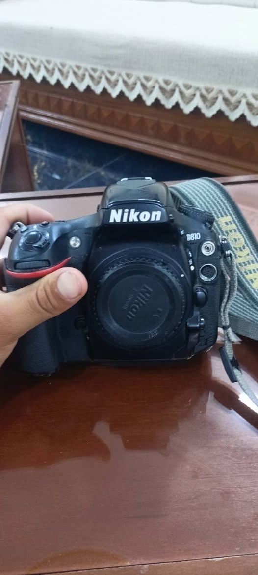 بدي ♕ نيكون( D810 ‌‌)« فول فريم النضافه 98بل /100 الشتر 40كي ملحقاته كدام لعين من ضمن الملحقات جنطه عنواني موصل حي التنك شارع 20 السعر 525  بيع متوازي   الشراي يتصل علا هاي الرقم ***********
