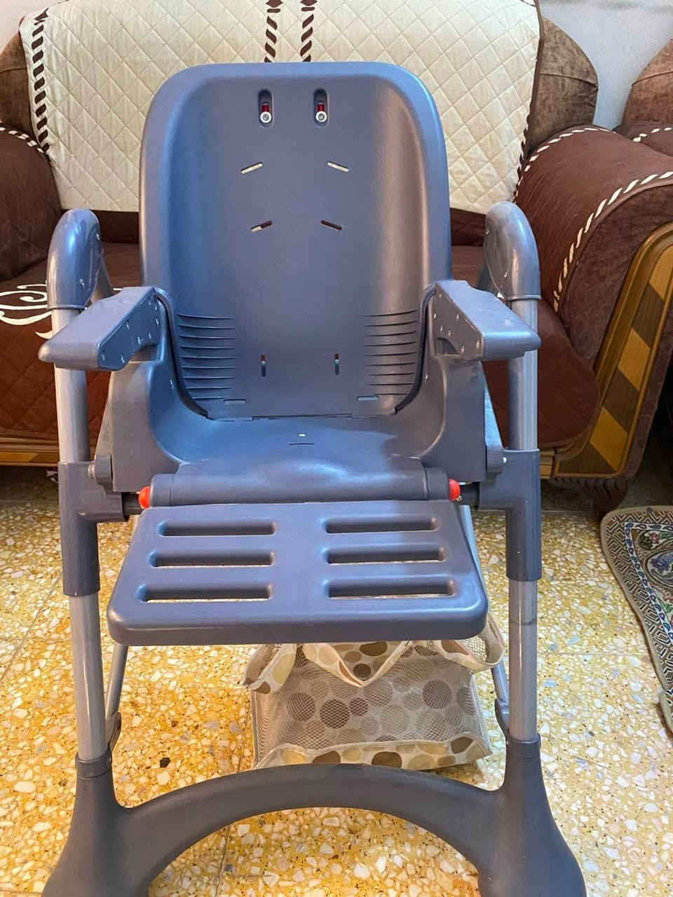 بيع مستعجل ..  كرسي طعام للاطفال جديد ..
 للاستفسار الاتصال ( *********** )
