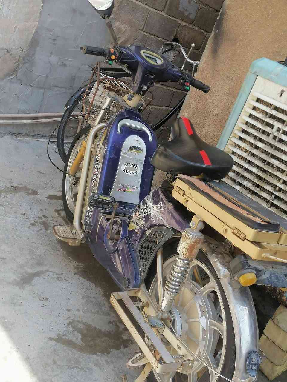 سلام عليكم موطور الأخوين
بدون  بطاريات
شاحنه بلاديه
فقط يعوز بطاريات
مكاني فلوجه رقمي

***********
سعره75
