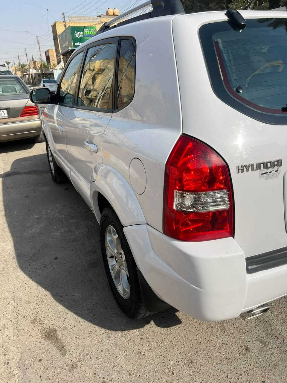 السلام عليكم توسان 2009 خليجي رقم بغداد انكليزي باسمي فول مواصفات 6 سلندر مكينه 2700 فور ويل مكفوله من الضربه والصبغ والتبديل كفاله عامه سياره جديده وع وضع الشركه مكان بغداد الحسينيه للاستفسار 
***********
