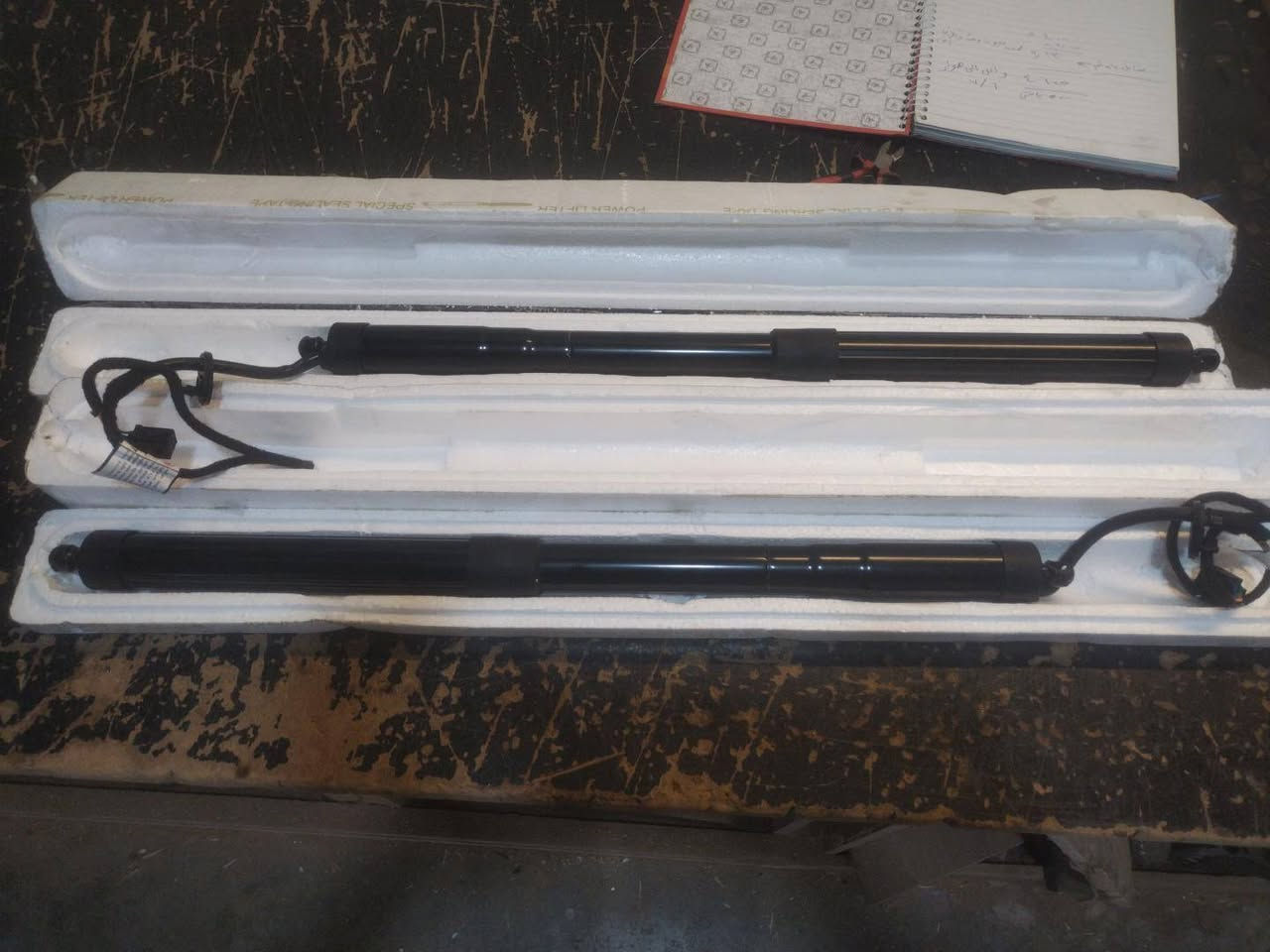جه ك ده ركاي دواوه سه ياره 2دانه *********** السليمانية, العراق

نص مكتوب في الصور:
- 90561-4BA2A Rear Tailgate Power Hatch Lift Support X2 for Nissan Rogue SL 2.5L Qtgycnd Auto Parts (1323) 99.2% positive Message Approx. £159.49 or Best Offer US $212.85 Was £192.15 Save £32.66 (17% OFF) £22.48 postage Better deals await you Get the app (4M+)