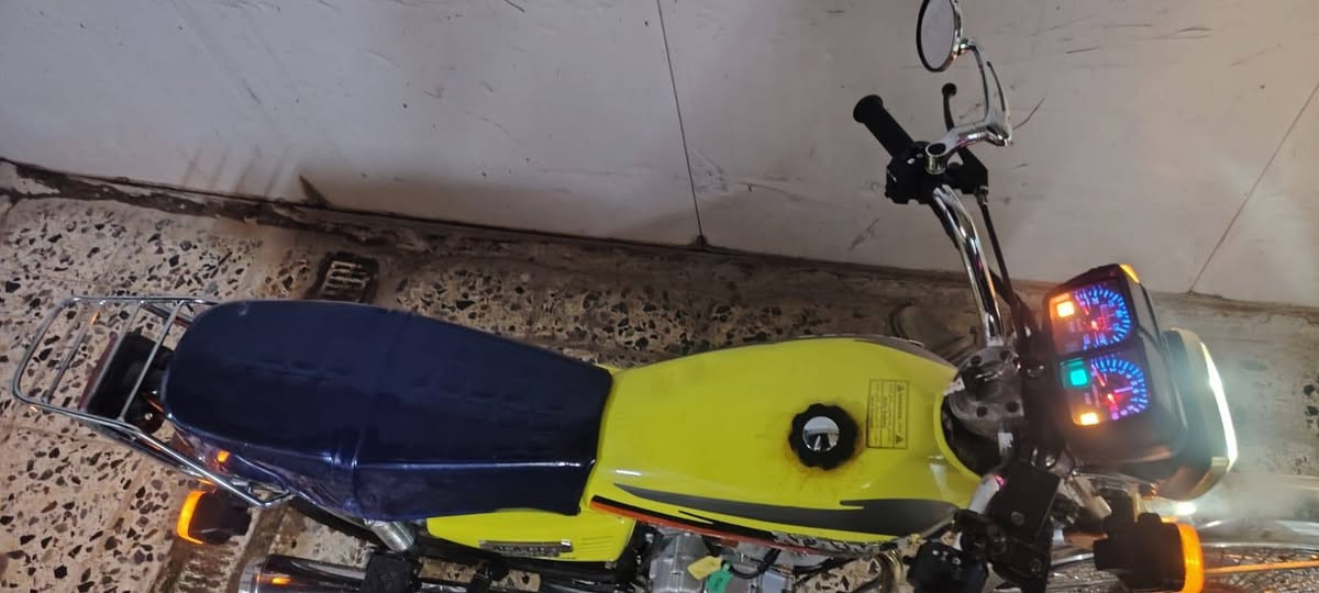 سلام عليكم درجة ربعه  كير موديل 2025 مكينه  درجة كله شغاله سعر 650وبيها مجال بصيط مكاني بغداد مدينه الصدر رقمي *********** خاص ما رد فقط واتساب او نتصال كمرك
