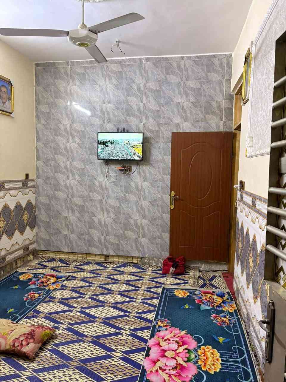 السلام عليكم بيت للبيع المساحه 80 متر بوب الشام قرب جامع حجي رمضان الواجهه خمسه والنزال 16 بيت كامل نقص بس الكاشي  *********** الاتصال على الرقم
