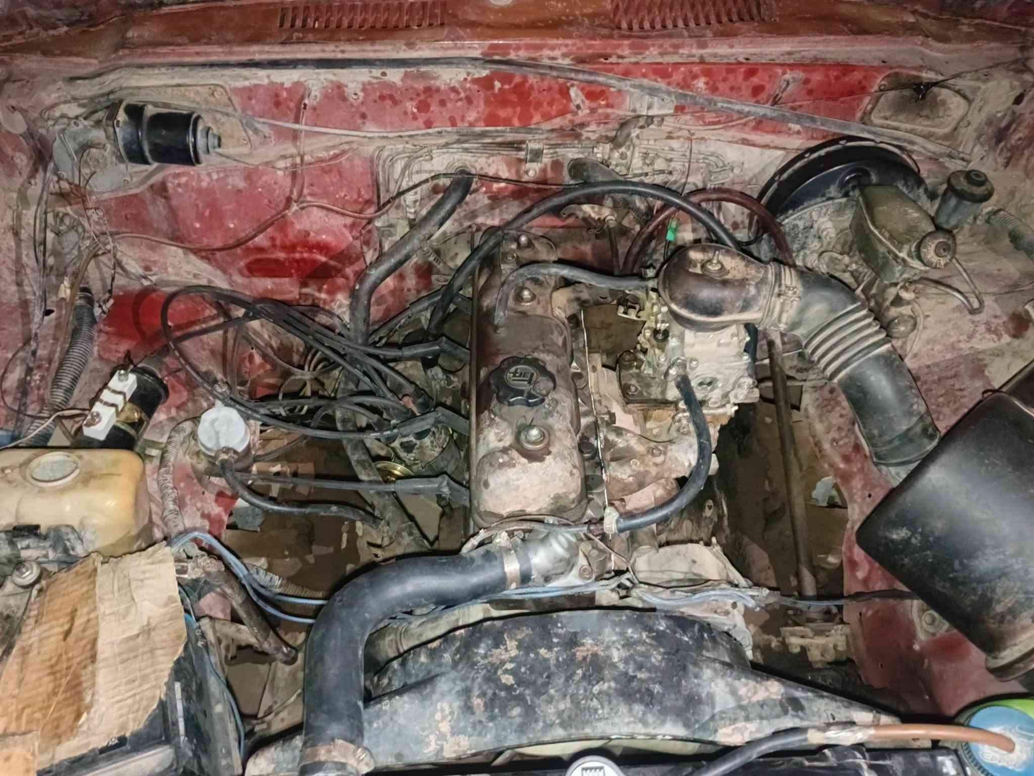 السلام عليكم 
بيكم مديل 82 للبيع 
رقم نينوى اصفر 
منزلو كور جديد بس تعمر رينكات 
بي بدايه صرف 
باتري جديد 
ديلكو جديد وايرات بلكات جدد 
راديته جديده 
كابريتا جديده 
بس يعوزو صبغ 
كابون بانزين بي 
شرط الوكاله 
السعر 16 بي مجال قليل 
‏‪***********‬‏

