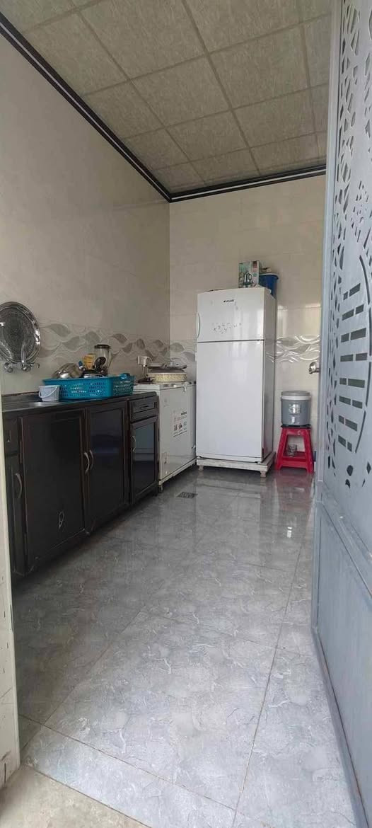 دار للبيع في القوسيات حي الايمان خلف معمل غاز التوفيق مساحه 140 متر كامل خدمات ماء كهرباء تبليط سعر 55وبي مجال يرهم قصد مقدم 40 بشهر 500 للاستفسار اتصال على الهاتف *********** بي واتساب *********** مراجعه مكتب صكر الهاشمي

