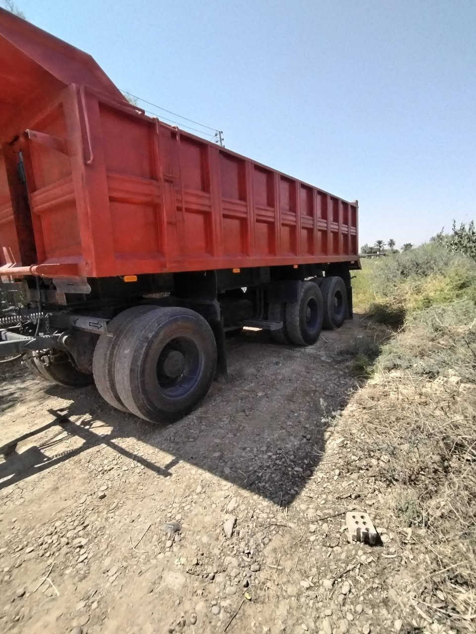 مقطوره للبيع مكان تقاطع النهروان مجموعه براد تخم تاير   ذرعه 20متر ***********//$110
