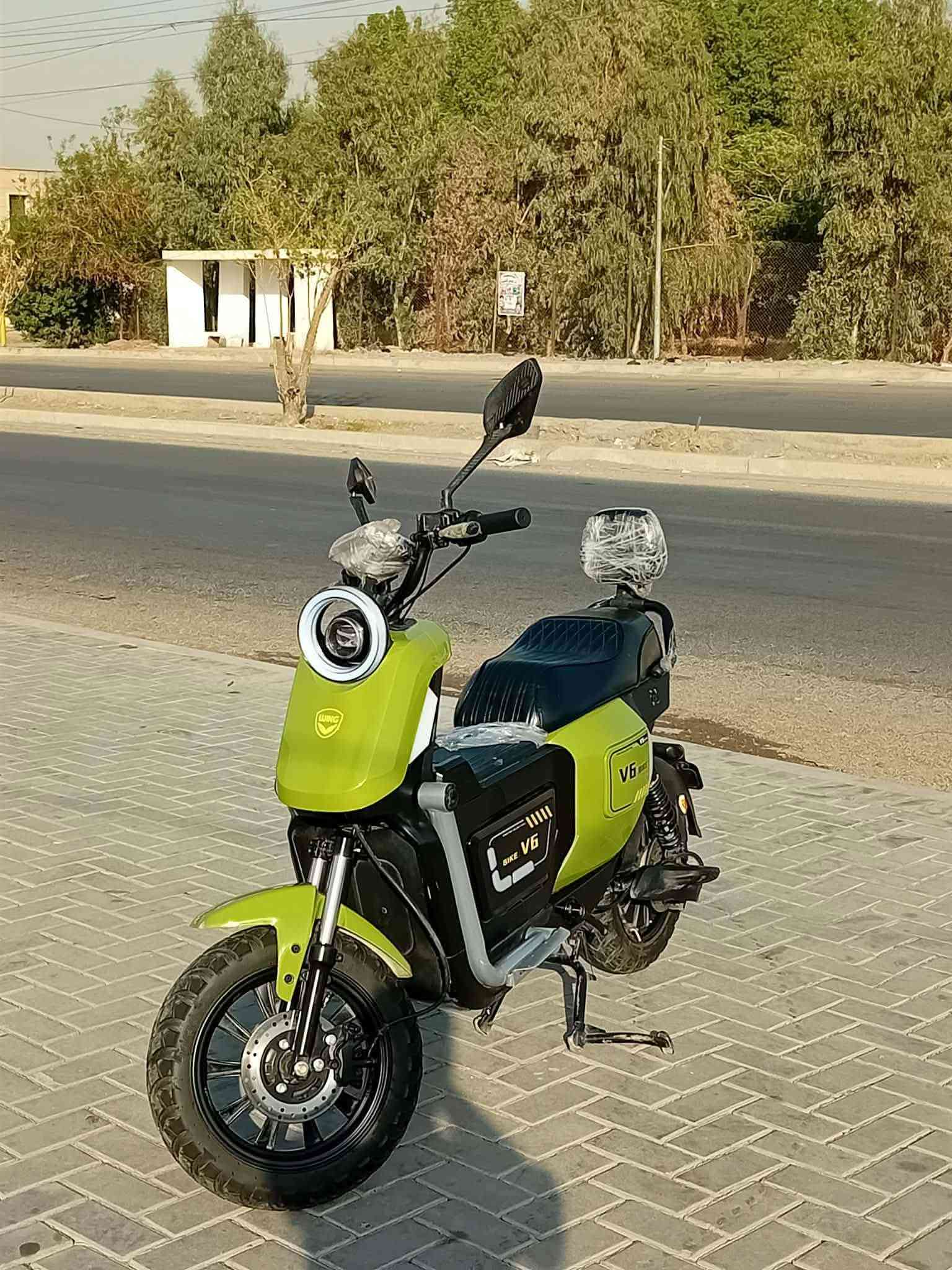 السلام عليكم 
دراجه شحن v6
5بطاريات
دراجه ماشيه شي قليل 
العنوان بغداد البياع شارع قطر الندى 

***********
