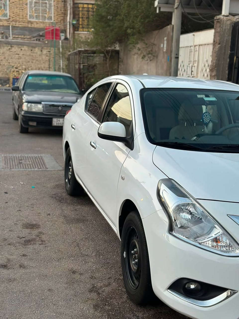نيسان سني هندي بليتة زركة مديل 24 السيارة كفالة عامة ماشية 5الاف السيارة نضيفة وخير من الله السعر 128 وبيها مجال قليل كلش للطيبين  مكاني قبلة الرقم ***********
