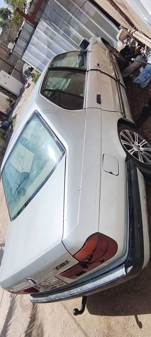 BMW 1992 موديل
محرك 3500
حجم 730i
مكفوله 
تبريد عوزه بس كمبريسر
ڱڵـه جاهزه
رقم بغداد
السعر 45 بيها مجال للطيبين
كربلاء امن داخلي ***********
