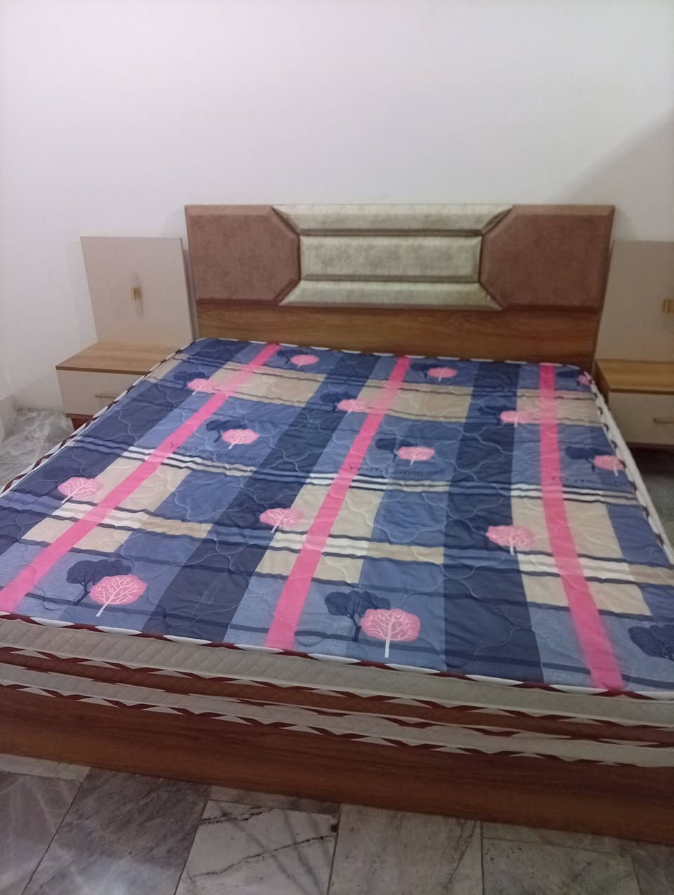 غراض للبيع مستخدمة لمدة 3أشهر
العنوان بغداد ***********
