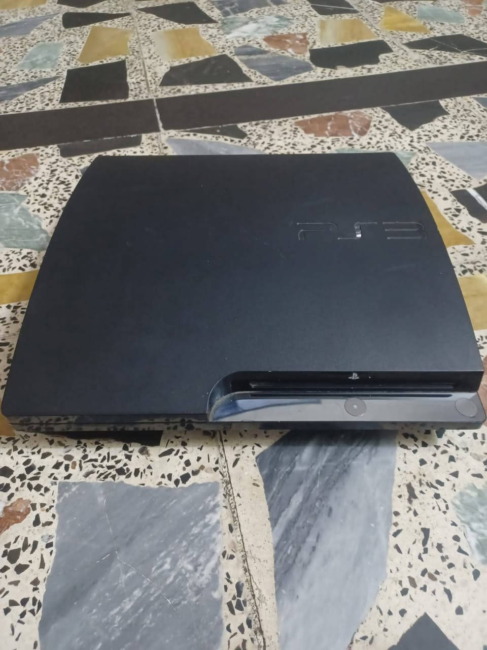 السلام عليكم 

بلي 3 سلم مهكر كامل ملحقات 🔥🔥

مع يدة جوستك وحدة 🎮

الالعاب 
( GTA V , بيس 18 ، مصارعة , كلف ديوتي ، باتل فيلد ، العاب حروب)
الجهاز نضيف ونضافة حلوة 

السعر 130 الف وبي مجال 

للتواصل واتساب فقط 
***********
