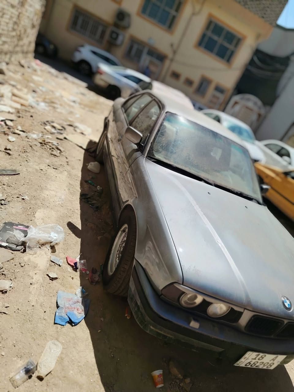 ---

*للبيع BMW 525 موديل 1990* 🚗

*المواصفات:*
- *المحرك*: كازت - ابيع كور
- *الرقم*: بابل الدولي بأسمي تحويل مباشر
- *الداخل*: جلد اسود مطعم بمخمل
- *الحالة*: حدادية نظيفة، كير مضبوط، باتري جديد
- *السيارة*: مابيها اي نقص

*السعر*: 45 ورقة وبيها مجال للشراي  
*المكان*: النجف

*للاستفسار:*
***********  
***********

---
