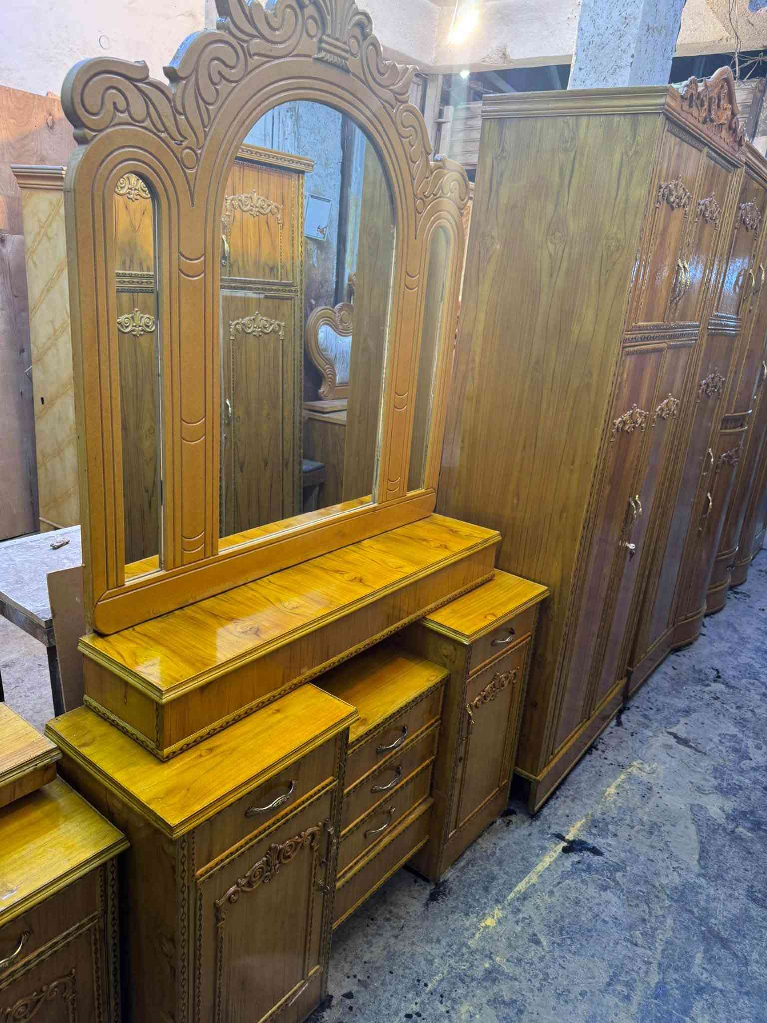 معرض السجاد للأثاث
غرف ٥ باب مستخدمه استخدام جدا قليل نظافه ٩٥ ٪؜شغل مرتب وحلو ترهم للعرسان /للحجز والاستفسار الاتصال /***********☎️
