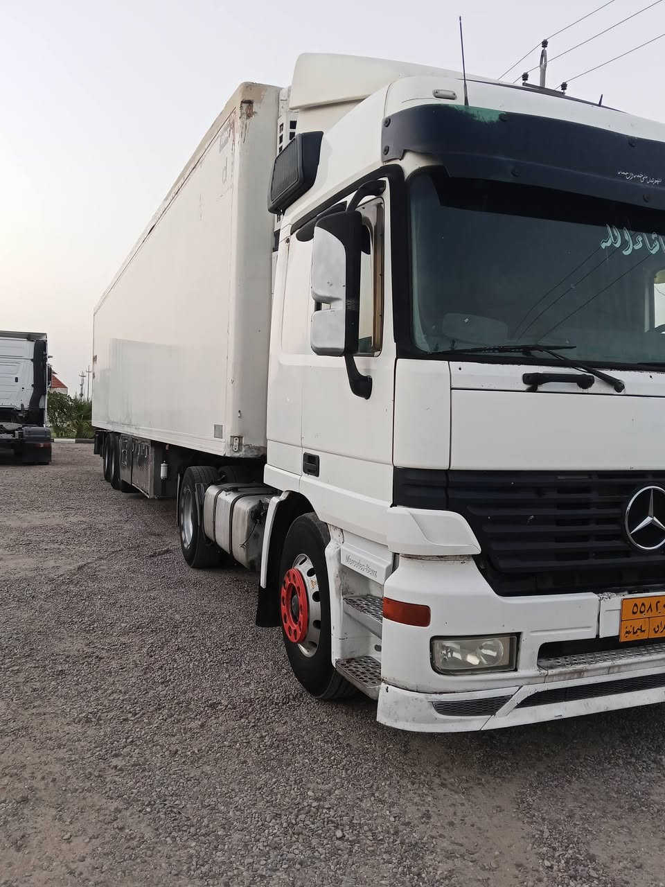 سلام عليكم سياره للبيع موديل 2000 براد سور موديل 2000/ السعر 285/***********
