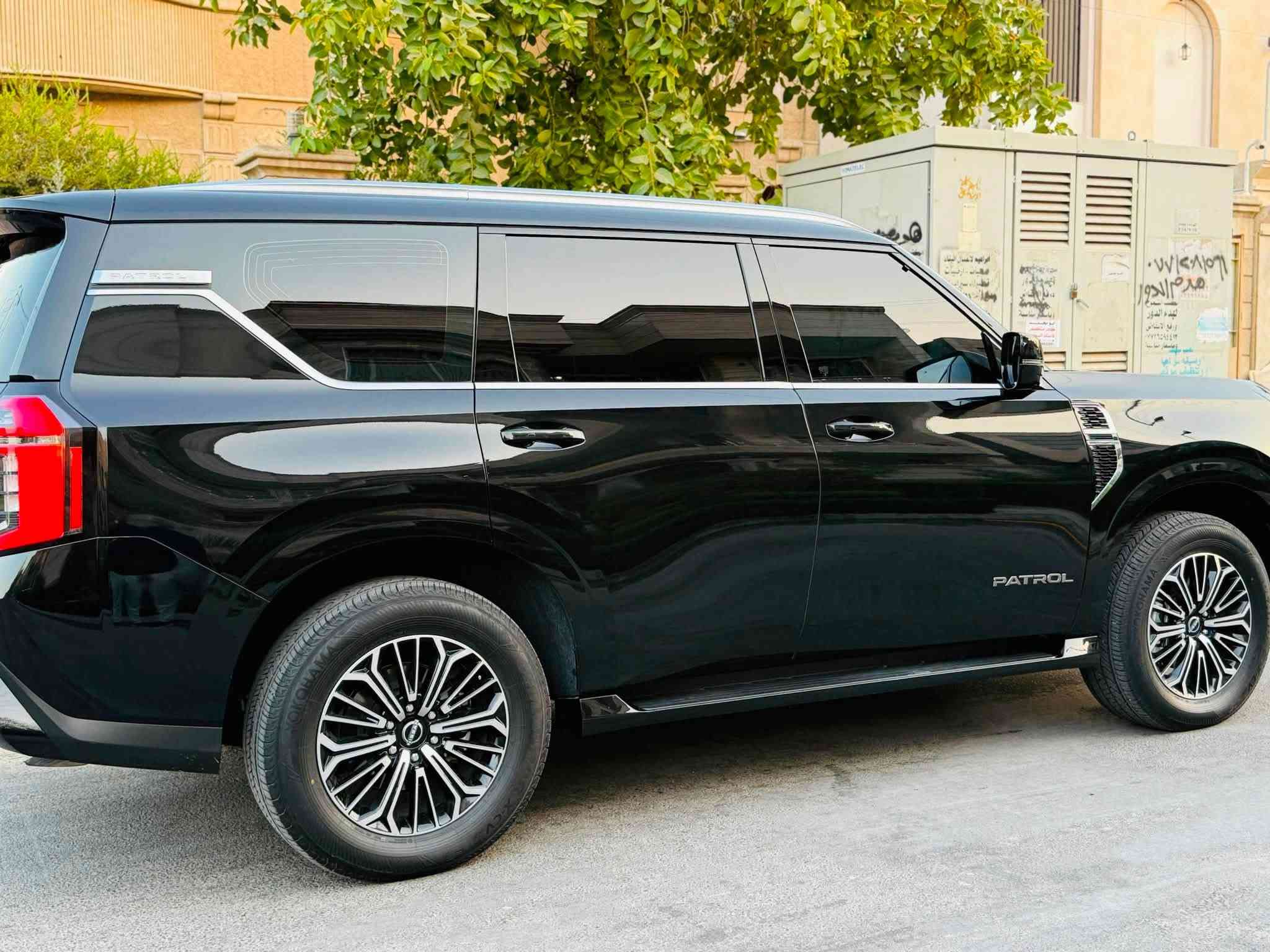 🚘 NISSAN PATROL PLATINUM 2026
✨ المواصفات والتجهيزات:
- 🇯🇵 موديل 2026 — فئة بلاتينيوم
-  محرك 6 سلندر 3.8 لتر تنفس طبيعي
-  الممشى: 16,000 كم
-  داخلية جلد باللون الأحمر
-  مقاعد أمامية مساج
-  تبريد وتدفئة للمقاعد
-  أربع كاميرات 360°
-  سقف بانوراما
-  تشغيل بصمة ودخول ذكي
-  شاشة كبيرة + ملاحة
- 🍎 Apple CarPlay / Android Auto
-  نظام صوت فاخر
-  مثبت سرعة ذكي
- رادار أمامي
- المحافظة على المسار
-  مراقبة النقطة العمياء
-  حساسات أمامية وخلفية
-  باب خلفي كهربائي
-  دفع رباعي مع أوضاع قيادة متعددة

🛡️ الضمان والكفالة:
✅ ضمان سور
✅ كفالة عامة
✅ السيارة تحت الضمان
✅ مغلّفة PPF
✅ السيارة مضللة سنوية
✅ رقم أربيل بأسمي
العنوان:بغداد

رقم:***********
