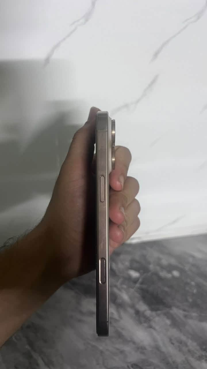 آيفون ١٦ برو ماكس • ٢٥٦ • بطارية ٩٩
