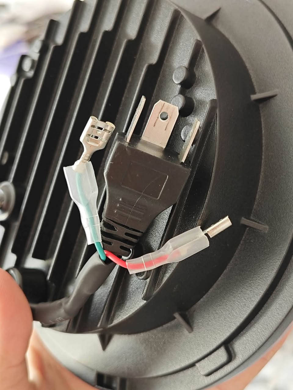 عدسة جيب • LED • توصيل