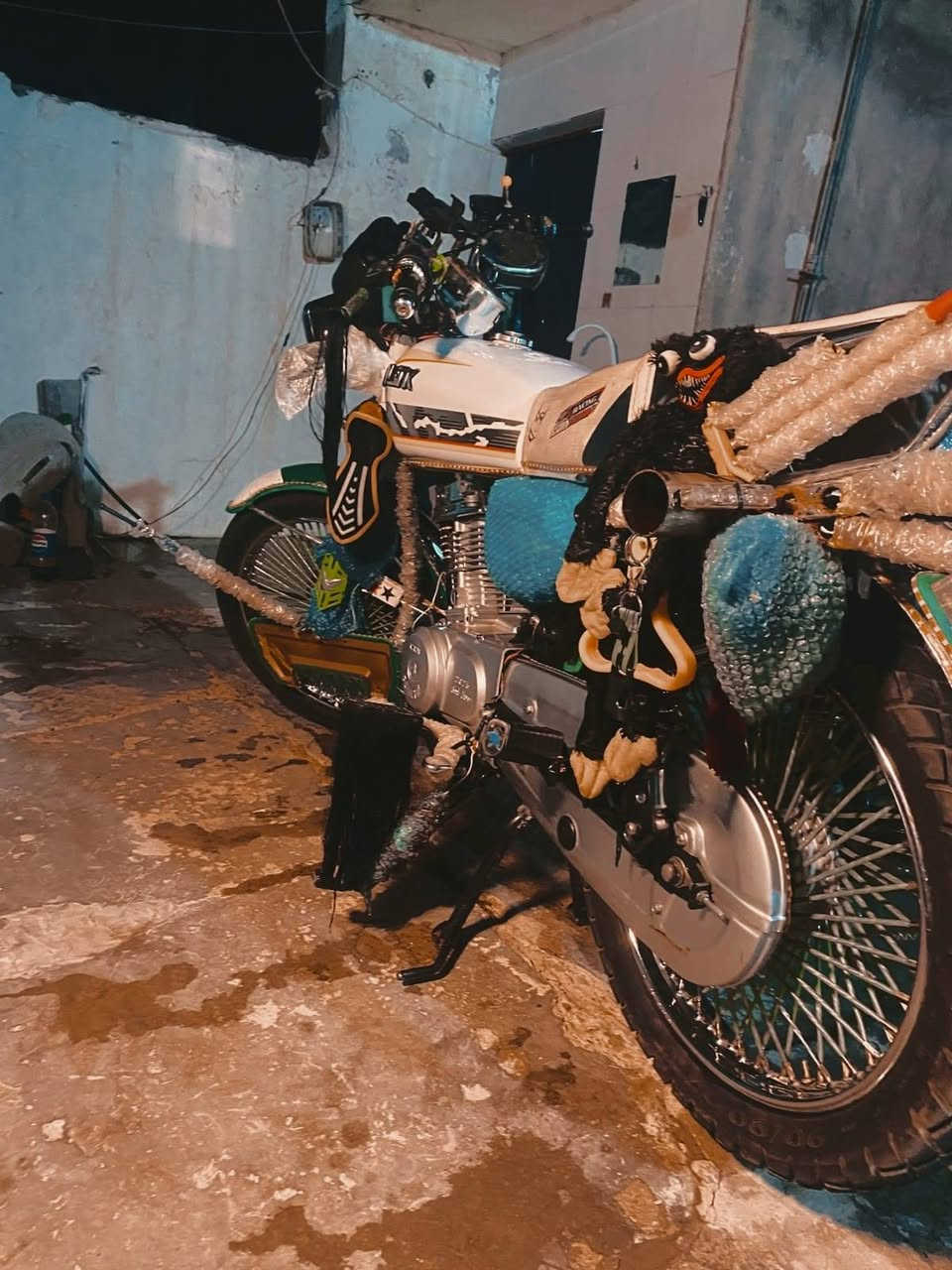 سلام عليكم دراجه تايكر موديل 25دراجه مكفوله للبيع السعر خاص مابيها اي نقص هاذ رقمي ***********وتساب هم موجود العنوان ناحيه هبهب السعر خاص
