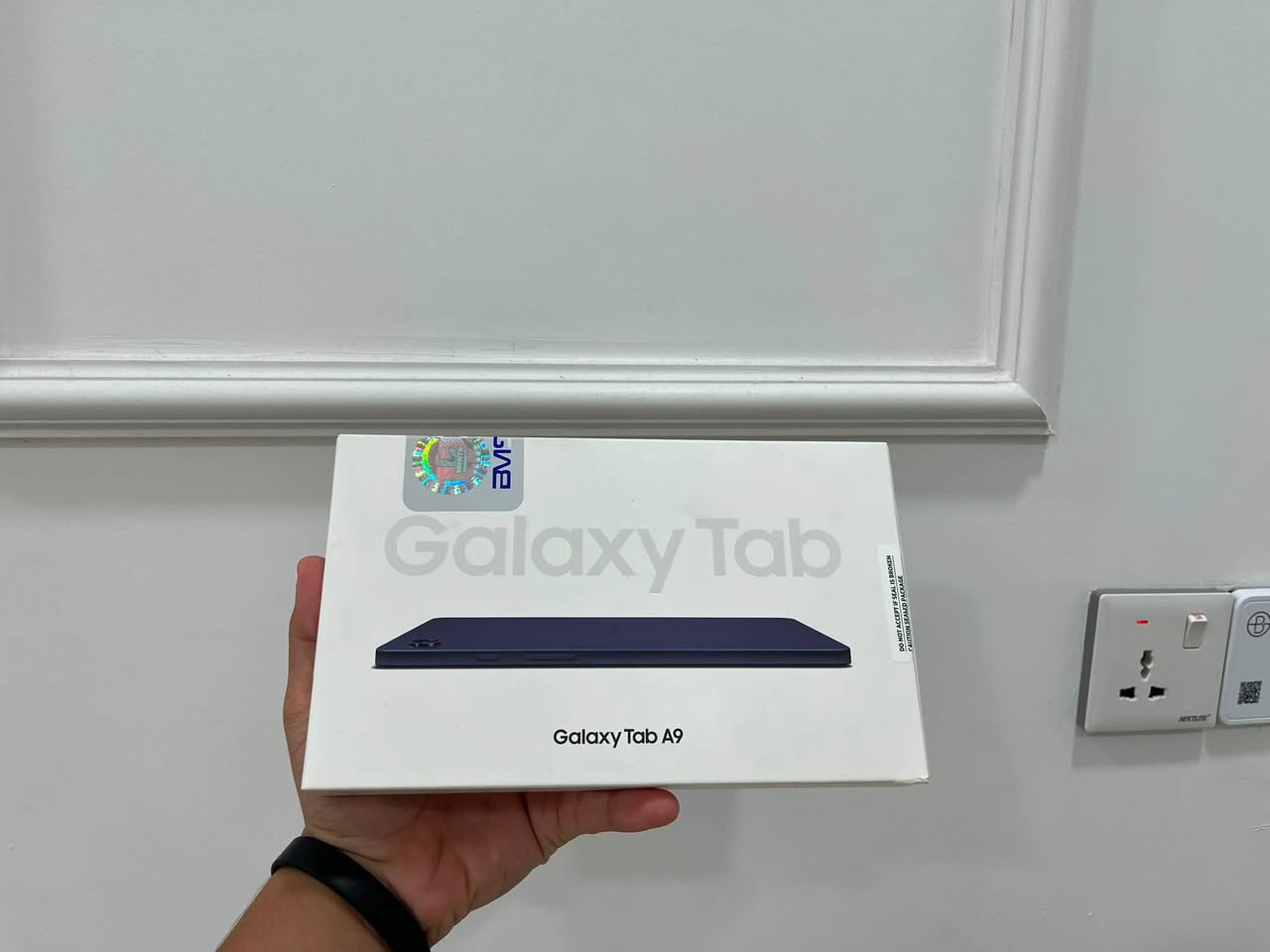 السلام عليكم للبيع ايباد SAMSUNGتاب A9 ايباد يخبل يفيد للدراسه للتصفح للاطفال حجمه حلو مصار هواي من ماخذه بعده بضمان الشركة ماخذه من شركة سامسونغ حصراً مثل ماموضح بالصور ذاكرته 128وياخذ رام خارجي بس ضمان من الشركة 12شهرالجهاز كامل ملحقات كارتون كيبل مفتاح والايباد ممستخدمه جدا قليل وياه كفر دفتري حافضه جلد سعره 125وبي مجال جدا قليل يدعم الفيس ايدي وبي هواي مواصفات موجود خاص او واتس اب ***********
