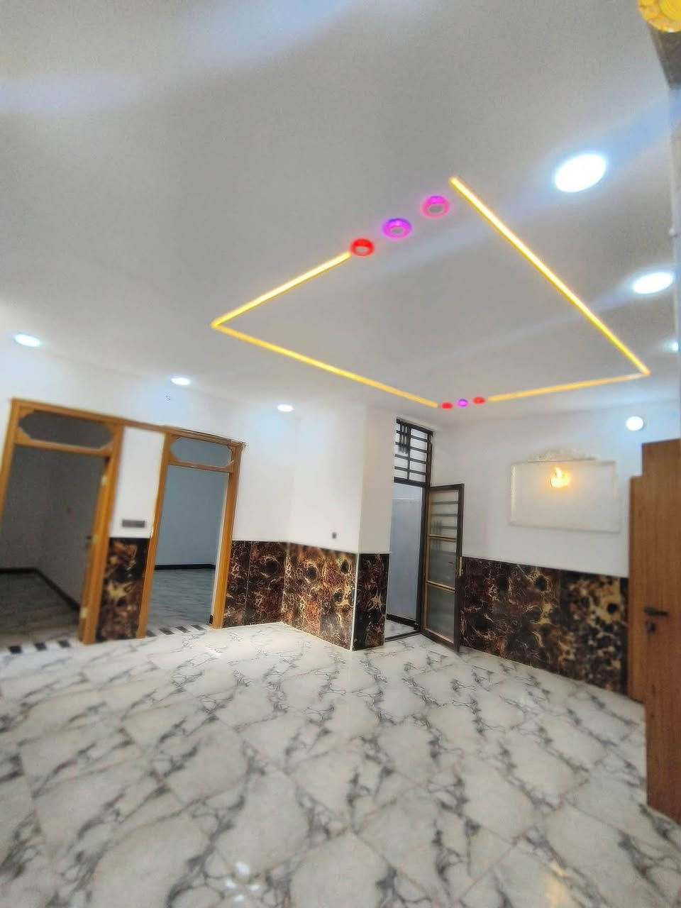 🏡150متر 🏡

المساحة: 150 متر مربع

✅ #طابو_زراعي_سند_25_أقرار_محكمه

السعر: 65مليون  (مع المجال)

الموقع: النجف شارع الصب عمود 335

مواصفات البناء:

غرفتين نوم وصاله استقبال ومطبخ وصحيات 

بناء مرتب (أساس + سقف كونكريت + طابوك)

أرضية بورسلين أبو الـ 60

الخدمات:#بعد_عن_سوق_100م

ماء كهرباء مدارس سوق تبليط مولد

للاستفسار اتصال

*********** او واتساب
