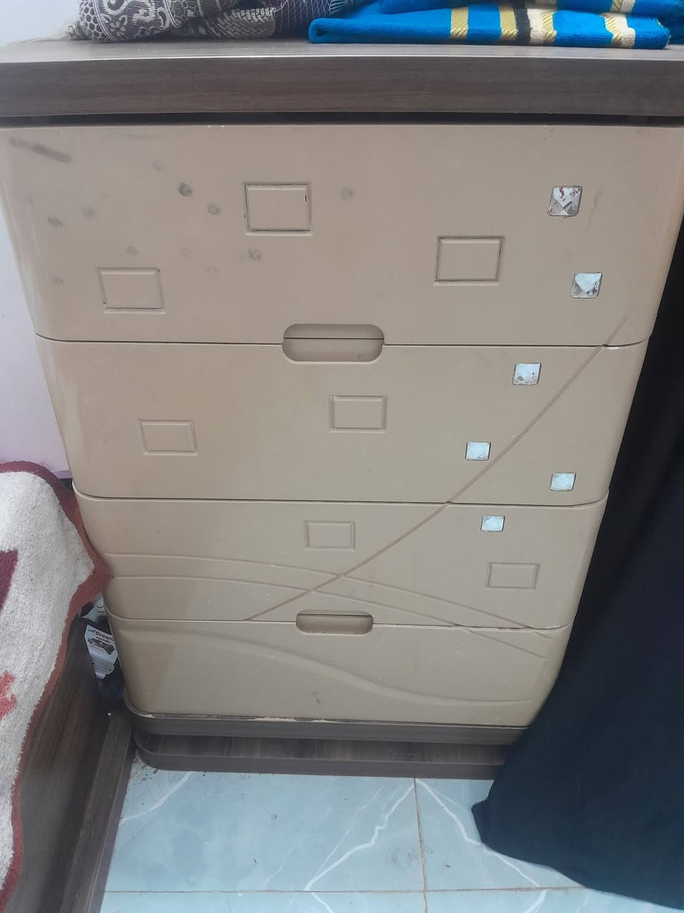 سلام عليكم 
غرفه تركي درجه اولى شرط 
ثمانيه قطع 
بيع او مراوس بغرفه صاج 
السعر ٥٠٠وبيها مجال 
***********
