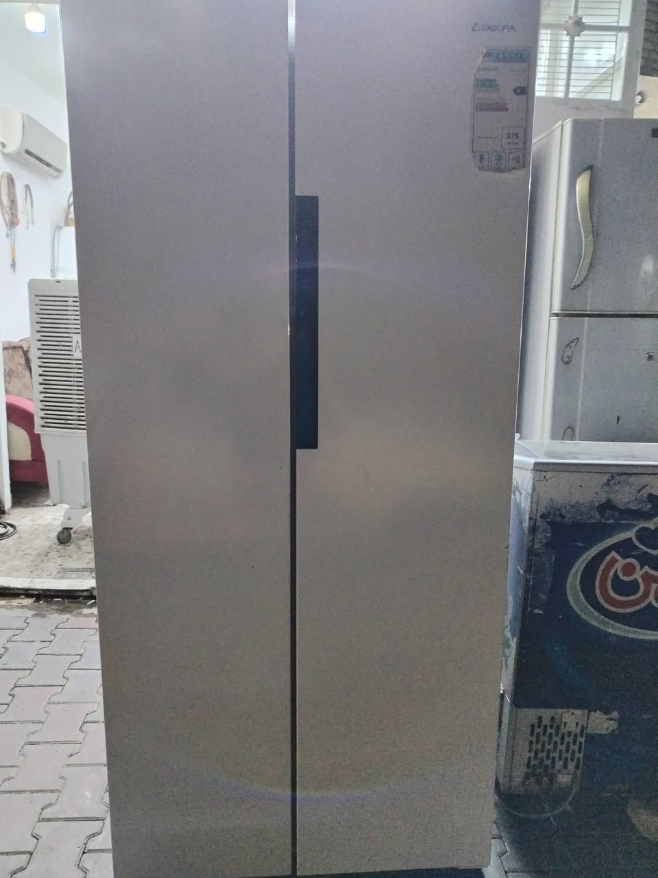 تحيه طيبه ثلاجات للبيع العدد 2 حجم كبير وحده انفيرتر وثانيه عاديه مو انفيرتر
 ثنينهن نص ثلاجه ونص مجمده نضيفات جدآ مع ضمان للستفسار اتصل ع رقم الهاتف *********** ملاحظة غير متواجد ع فيس بوك
