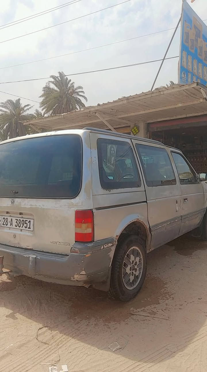 دوج اكلايزر للبيع 

موديل 93 مكينه وكير كامري ابو الجف خير من الله حداديه نص عمر ومشط كايم ولايت زنون بيها رقم نجف بأسمي مداور ثاني يوم مكاني دوانيه 

سعر32 

واللاستفسار ***********
